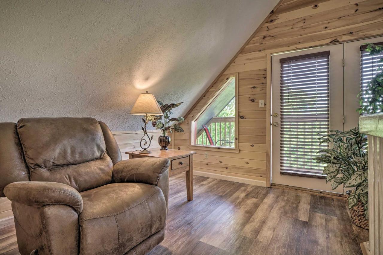 Rustic Pigeon Forge Home With Private Hot Tub! Luaran gambar