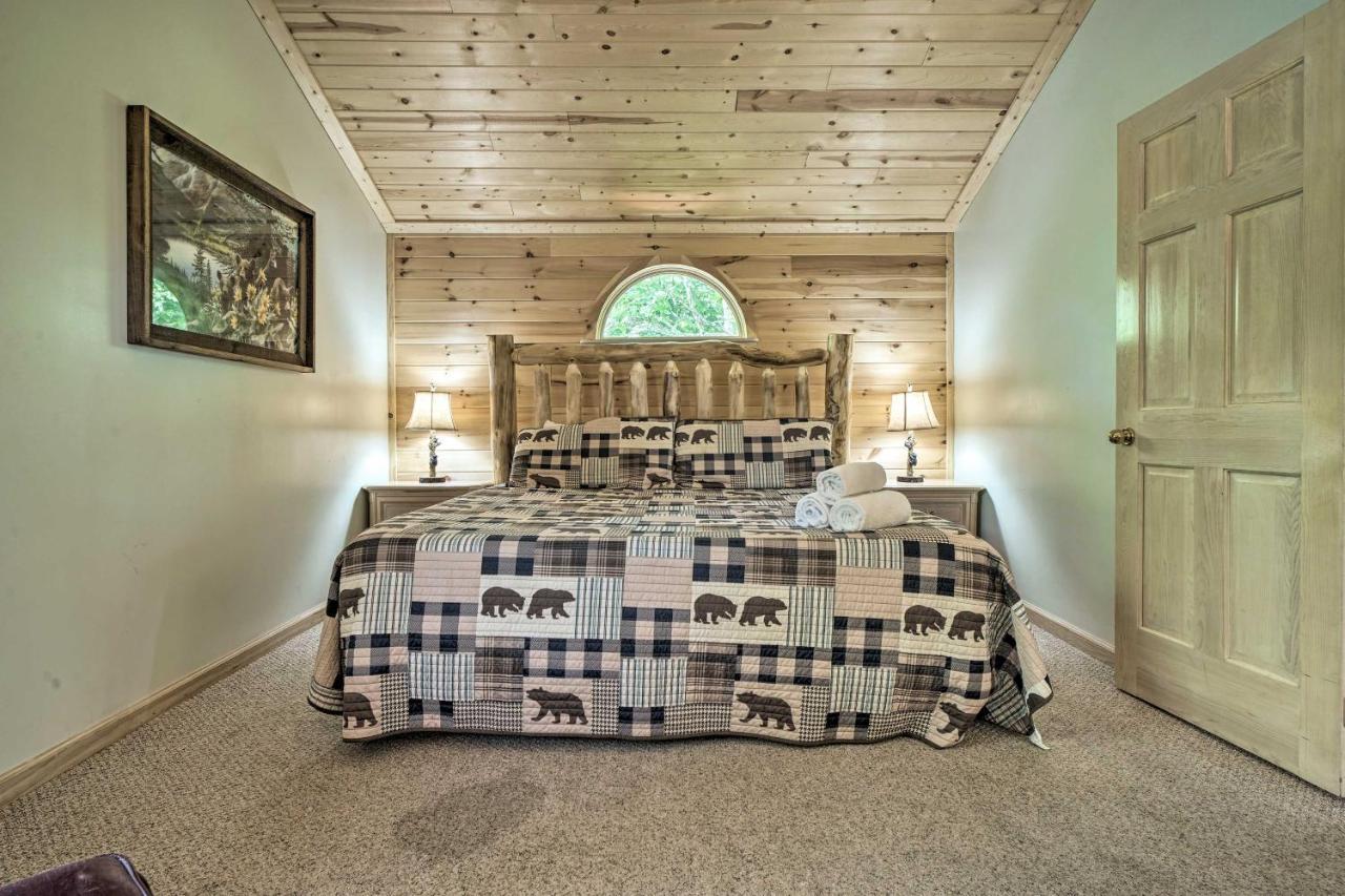 Rustic Pigeon Forge Home With Private Hot Tub! Luaran gambar