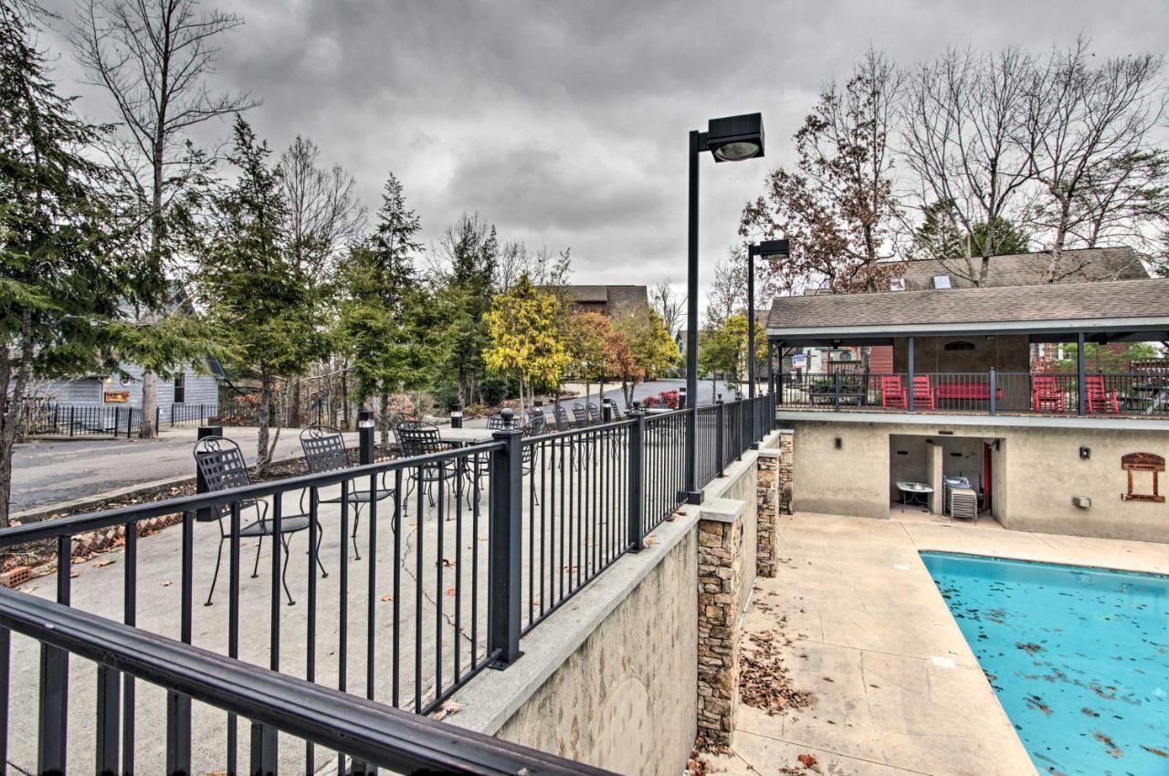 Rustic Pigeon Forge Home With Private Hot Tub! Luaran gambar