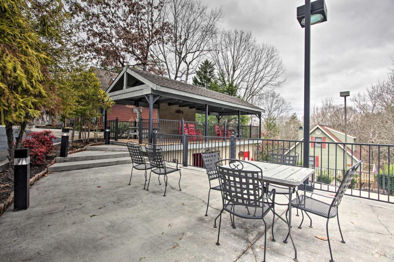 Rustic Pigeon Forge Home With Private Hot Tub! Luaran gambar